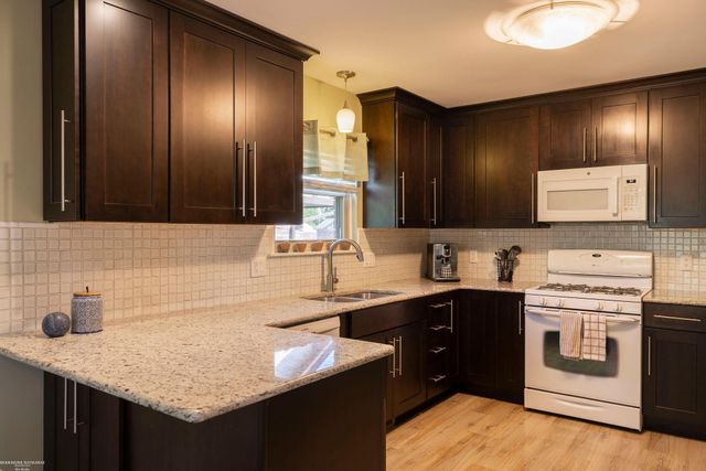 15589 Winter Park Drive, Macomb Twp, MI 48044