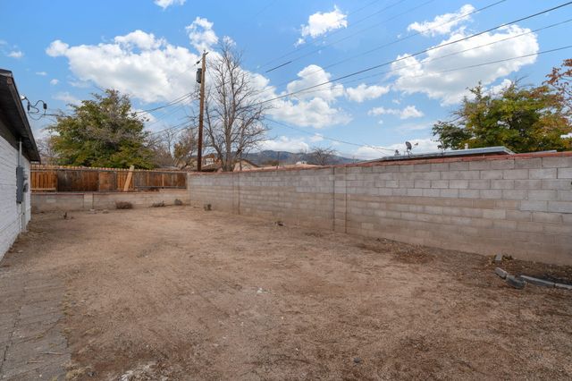 1126 Gretta Street NE, Albuquerque, NM 87112