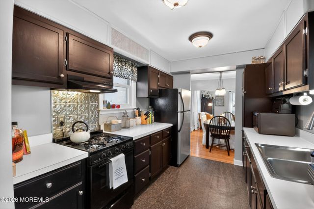 9 Forrest Avenue, Rumson, NJ 07760