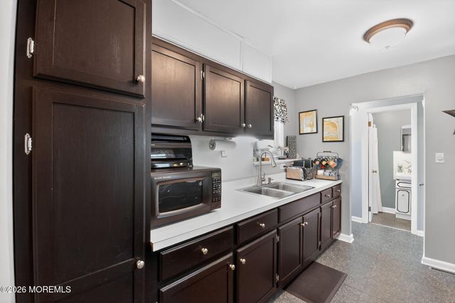 9 Forrest Avenue, Rumson, NJ 07760
