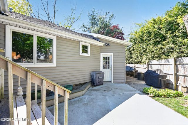 9 Forrest Avenue, Rumson, NJ 07760