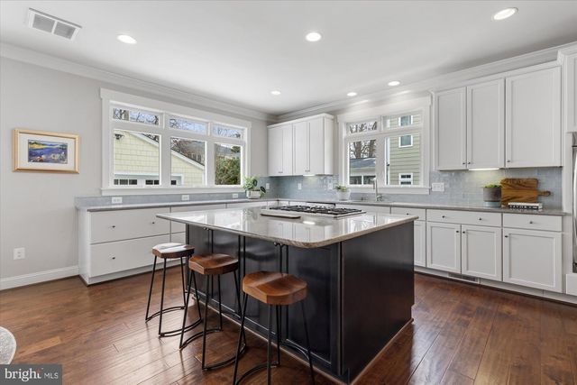 6618 GORDON AVE, Falls Church, VA 22046