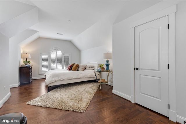 6618 GORDON AVE, Falls Church, VA 22046