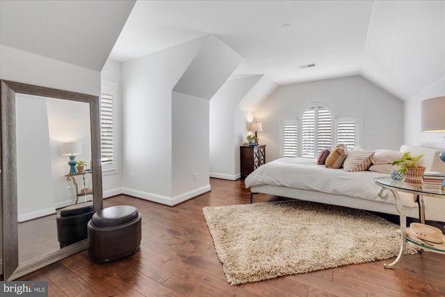 6618 GORDON AVE, Falls Church, VA 22046