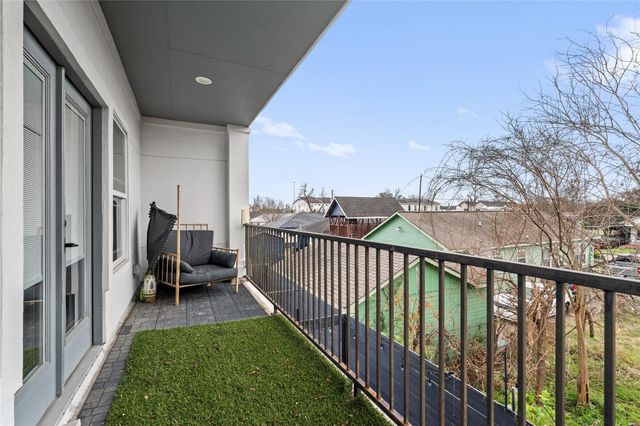 120 E 32nd Street A, Houston, TX 77018