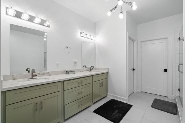 120 E 32nd Street A, Houston, TX 77018