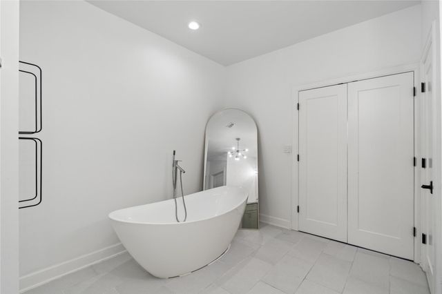 120 E 32nd Street A, Houston, TX 77018