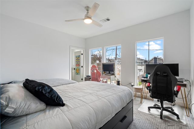 120 E 32nd Street A, Houston, TX 77018