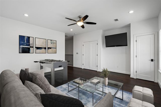 120 E 32nd Street A, Houston, TX 77018