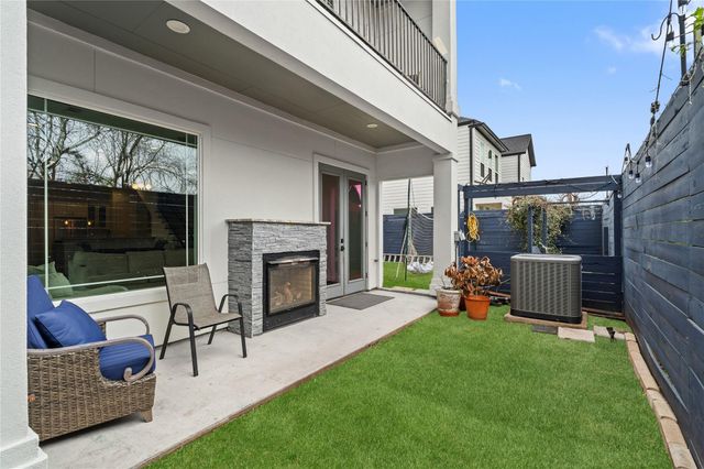 120 E 32nd Street A, Houston, TX 77018