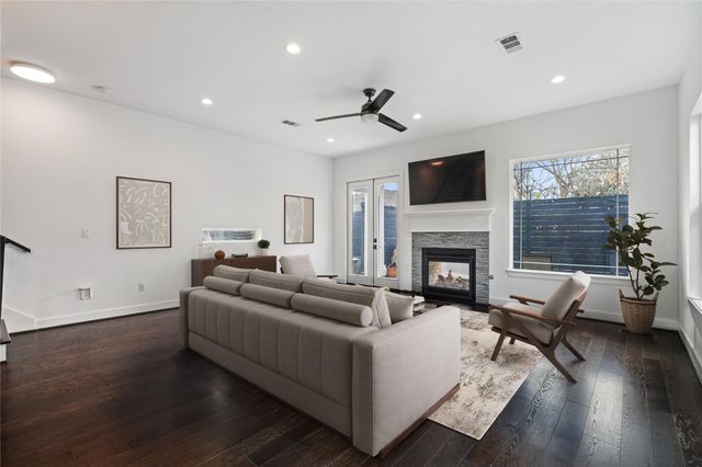 120 E 32nd Street A, Houston, TX 77018