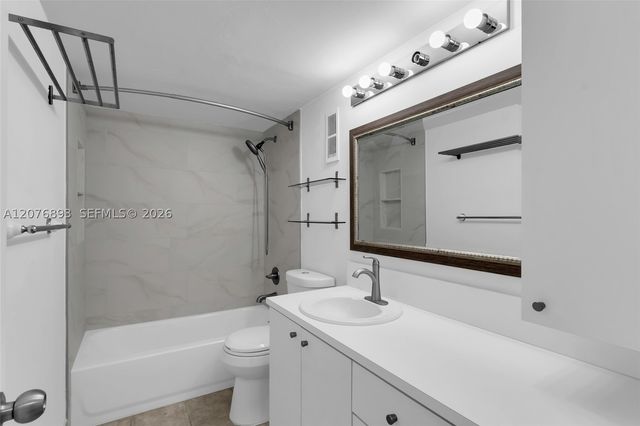 7100 Fairway Dr K11, Miami Lakes, FL 33014