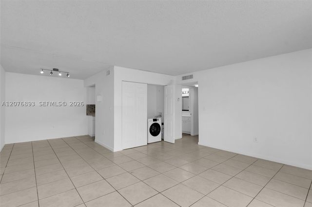 7100 Fairway Dr K11, Miami Lakes, FL 33014