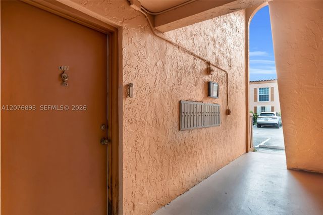 7100 Fairway Dr K11, Miami Lakes, FL 33014