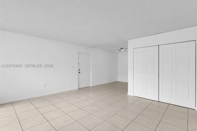 7100 Fairway Dr K11, Miami Lakes, FL 33014