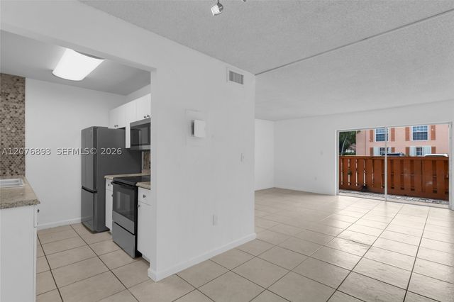 7100 Fairway Dr K11, Miami Lakes, FL 33014
