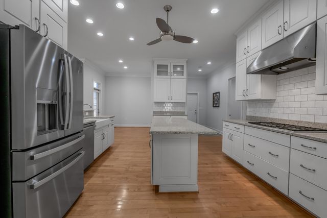 326 Foxtail Road, Versailles, KY 40383