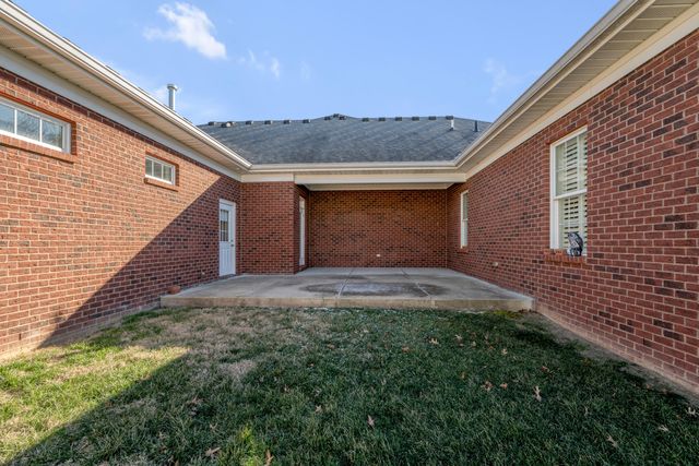 326 Foxtail Road, Versailles, KY 40383