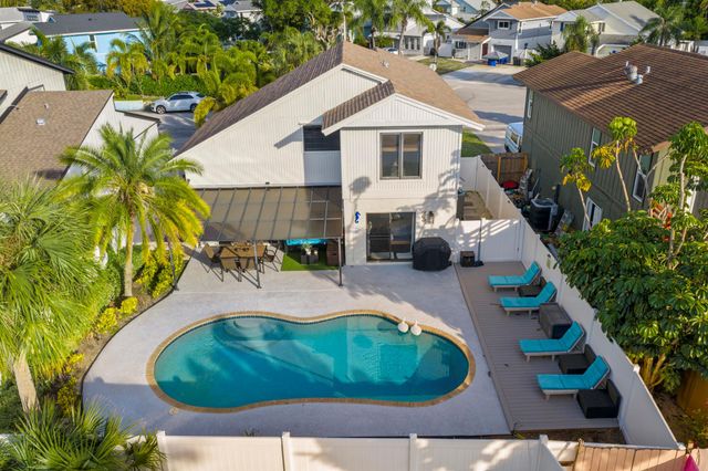 15881 SW 8th Avenue, Delray Beach, FL 33444