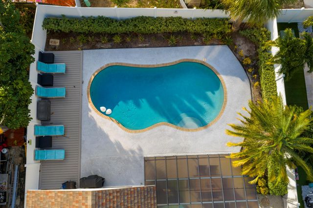 15881 SW 8th Avenue, Delray Beach, FL 33444