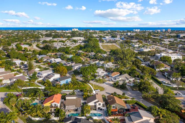 15881 SW 8th Avenue, Delray Beach, FL 33444