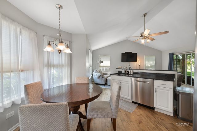 1137 St Andrews Court, Algonquin, IL 60102