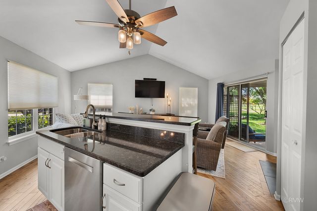 1137 St Andrews Court, Algonquin, IL 60102