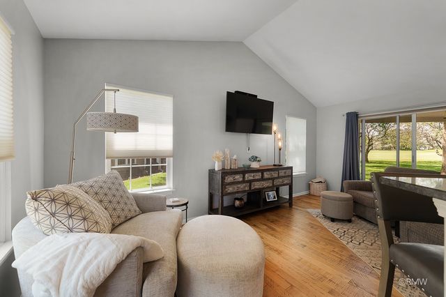 1137 St Andrews Court, Algonquin, IL 60102