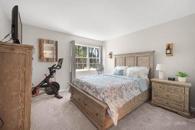 1137 St Andrews Court, Algonquin, IL 60102