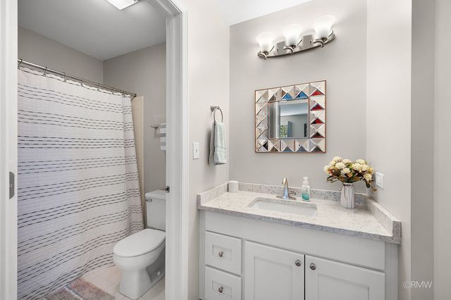 1137 St Andrews Court, Algonquin, IL 60102