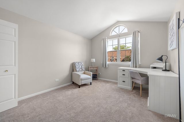 1137 St Andrews Court, Algonquin, IL 60102