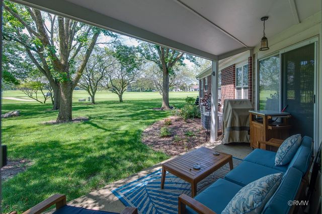 1137 St Andrews Court, Algonquin, IL 60102