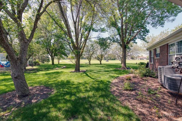 1137 St Andrews Court, Algonquin, IL 60102