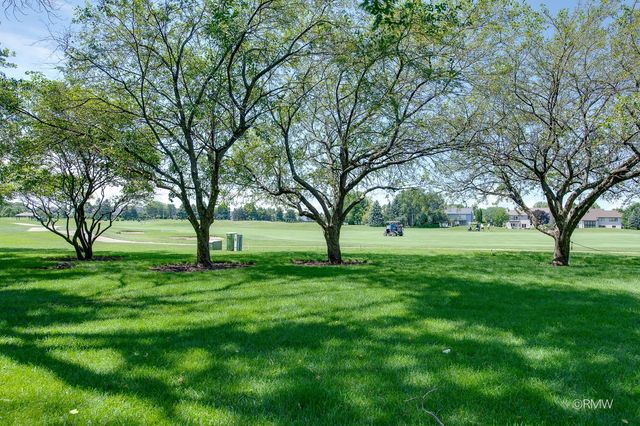 1137 St Andrews Court, Algonquin, IL 60102