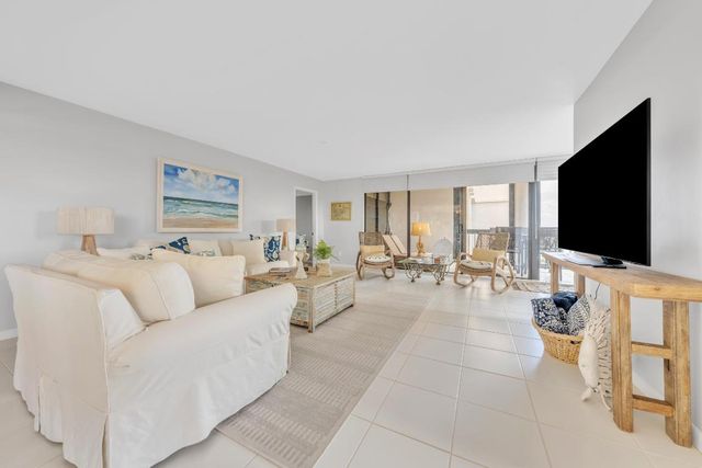 5380 N Ocean Drive 4a, Singer Island, FL 33404