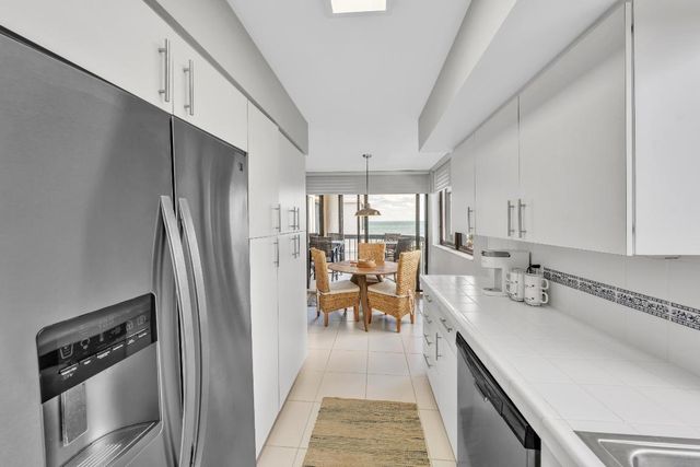 5380 N Ocean Drive 4a, Singer Island, FL 33404