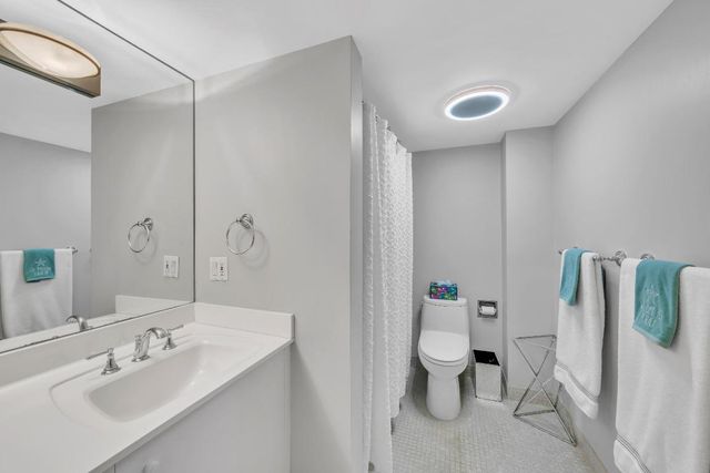 5380 N Ocean Drive 4a, Singer Island, FL 33404