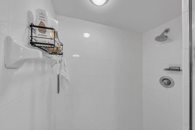 5380 N Ocean Drive 4a, Singer Island, FL 33404