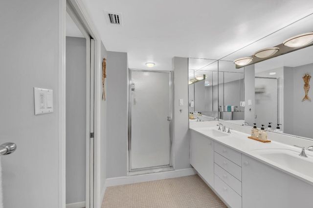 5380 N Ocean Drive 4a, Singer Island, FL 33404