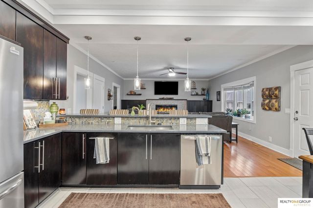 17305 Welch Circle, Omaha, NE 68135