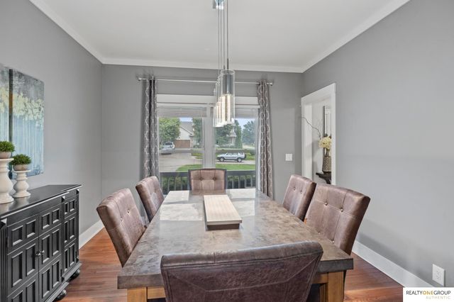 17305 Welch Circle, Omaha, NE 68135