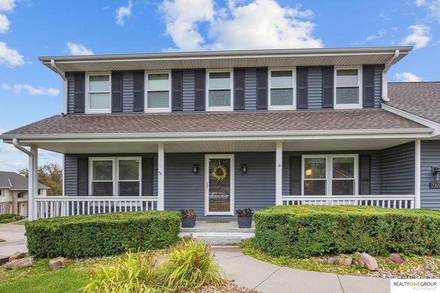 17305 Welch Circle, Omaha, NE 68135