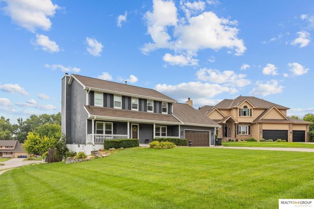 17305 Welch Circle, Omaha, NE 68135