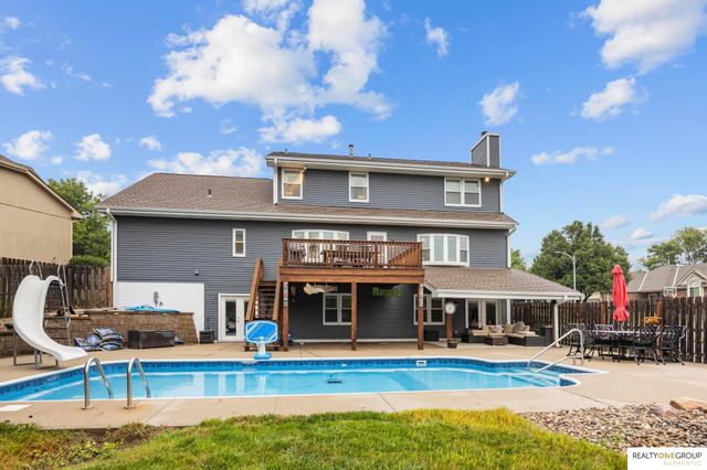 17305 Welch Circle, Omaha, NE 68135