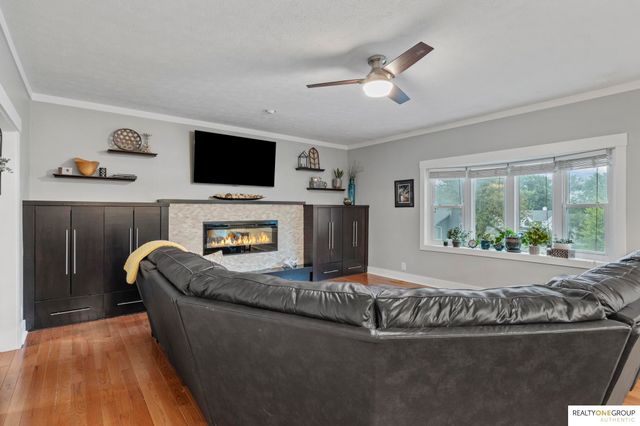 17305 Welch Circle, Omaha, NE 68135