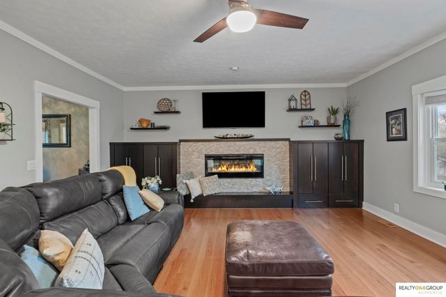 17305 Welch Circle, Omaha, NE 68135