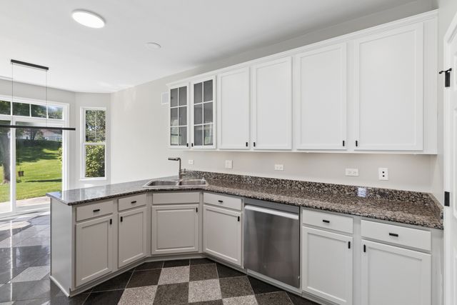 6530 Marble Lane, Carpentersville, IL 60110