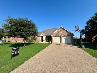 124 Country Lakes Boulevard, Argyle, TX 76226