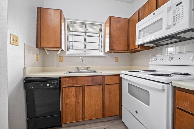 7901 Cambridge Street 87, Houston, TX 77054