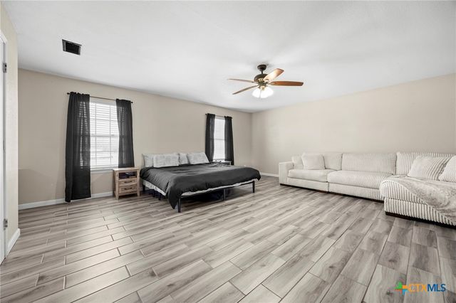 2202 Waterfall Drive, Killeen, TX 76549